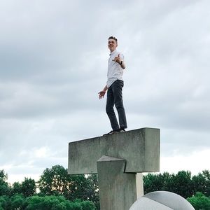 Meet your Posher, Clarke